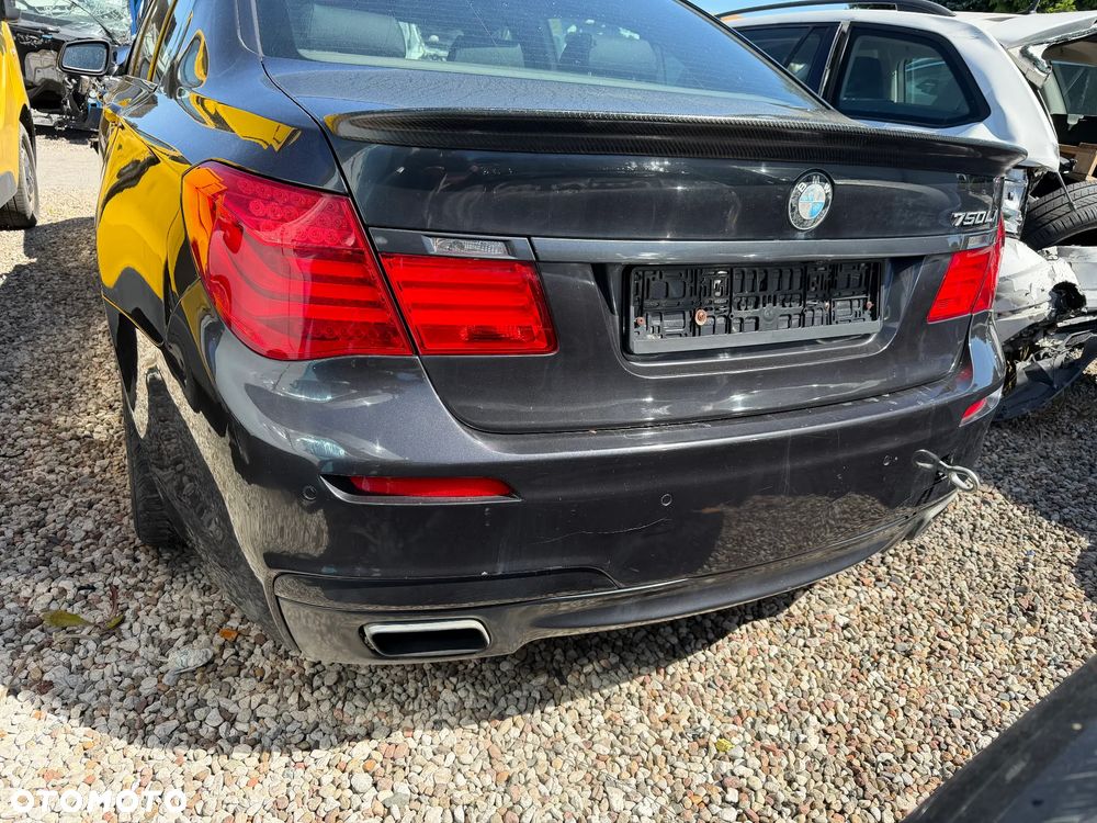 BMW 750iL  F01 F02 tył kompletny - 5