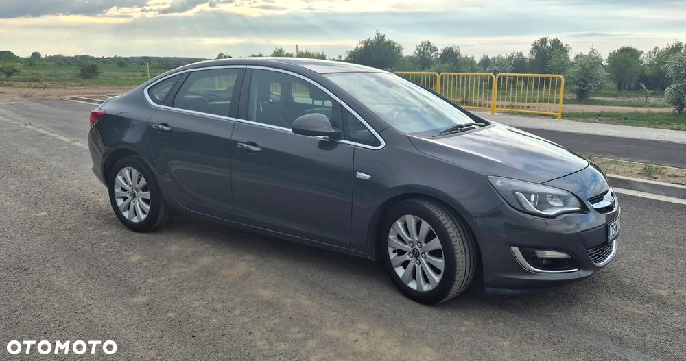 Opel Astra 1.7 CDTI ecoFLEX - 24