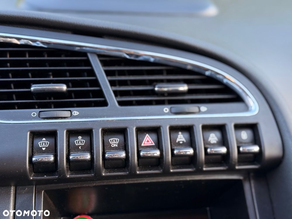 Peugeot 3008 1.6 HDi Premium - 27