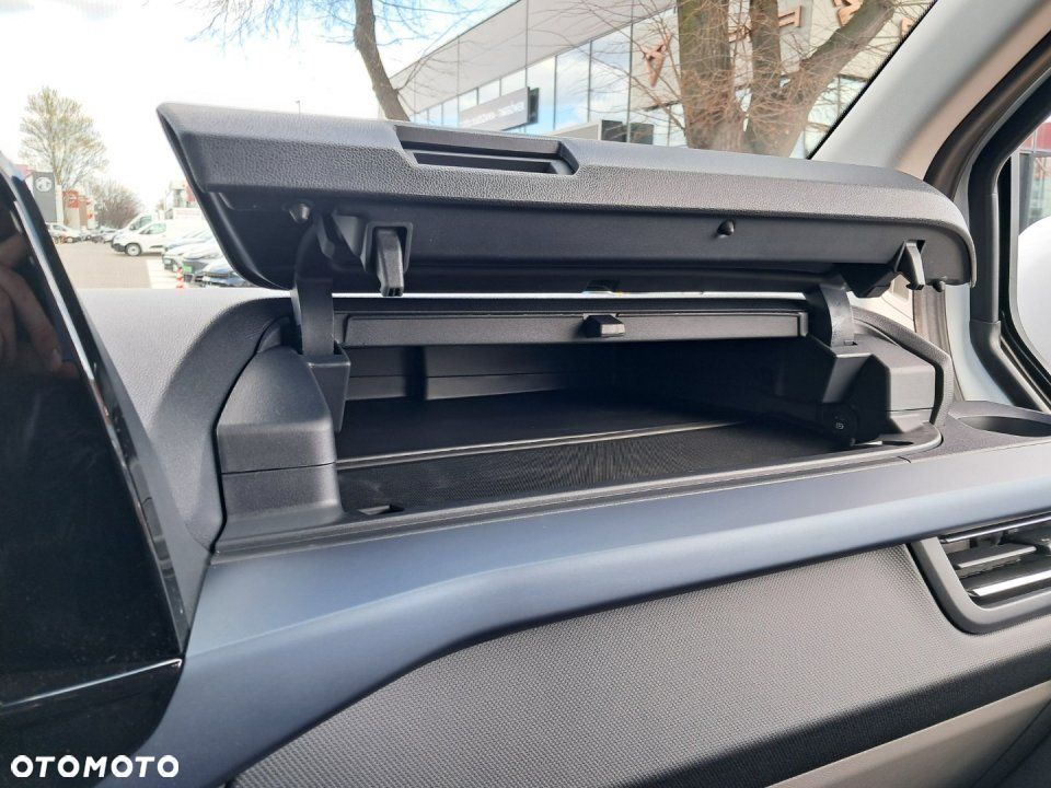 Ford Tourneo Custom - 30