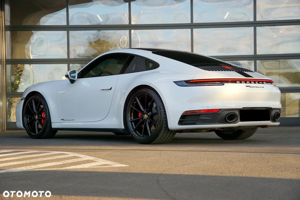 Porsche 911 Carrera 4S - 4