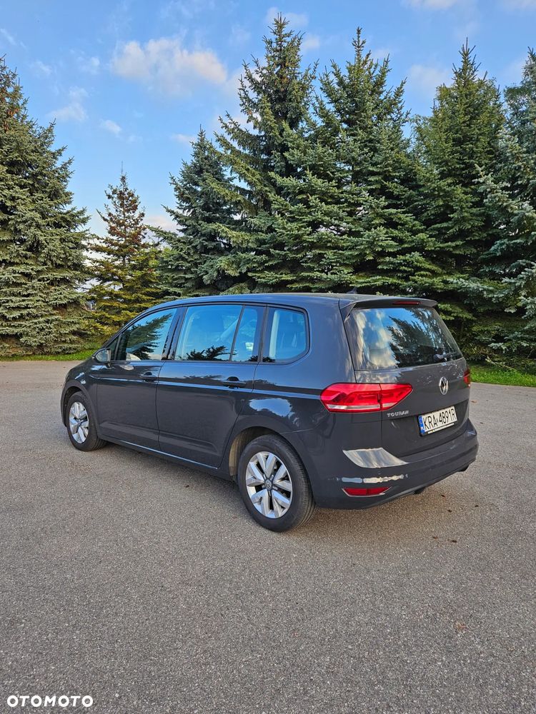 Volkswagen Touran - 5