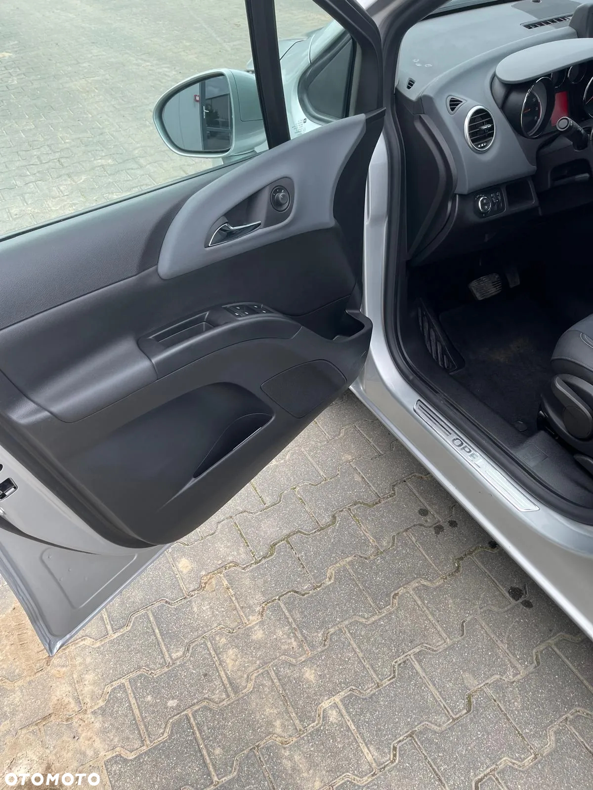 Opel Meriva - 21