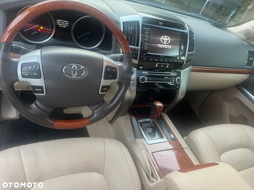 Toyota Land Cruiser LC 4.6 Prestige - 18