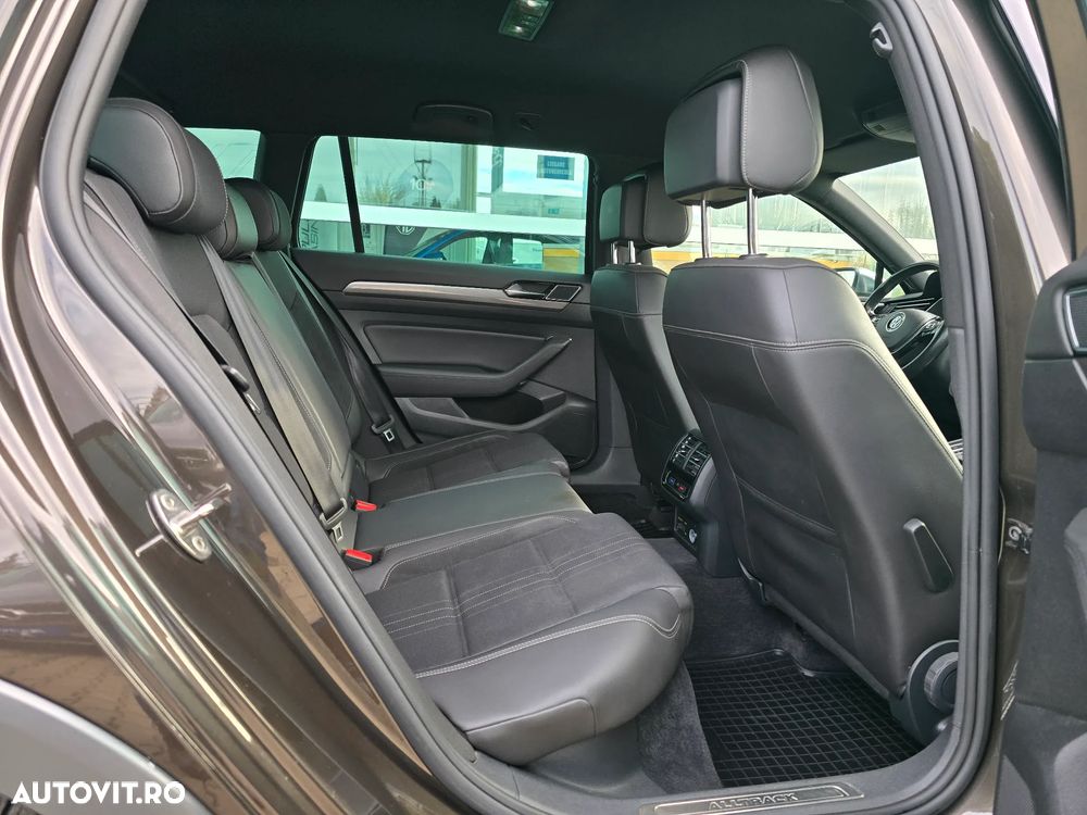 Volkswagen Passat Alltrack - 12