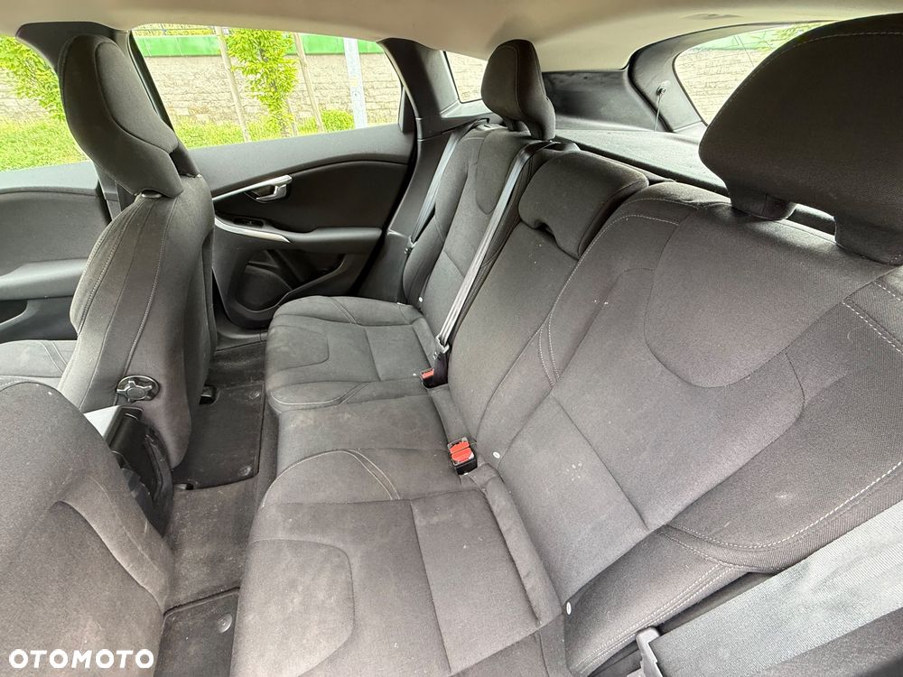 Volvo V40 D4 Momentum - 17