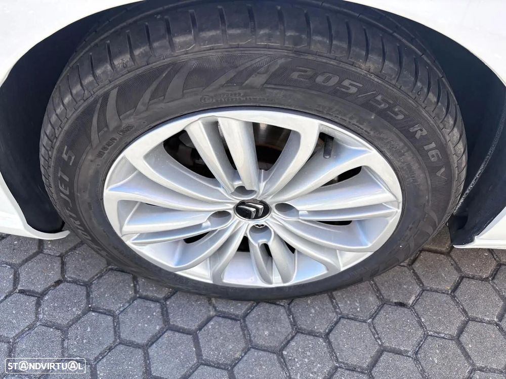 Citroën C4 1.6 BlueHDi Feel EAT6 - 13