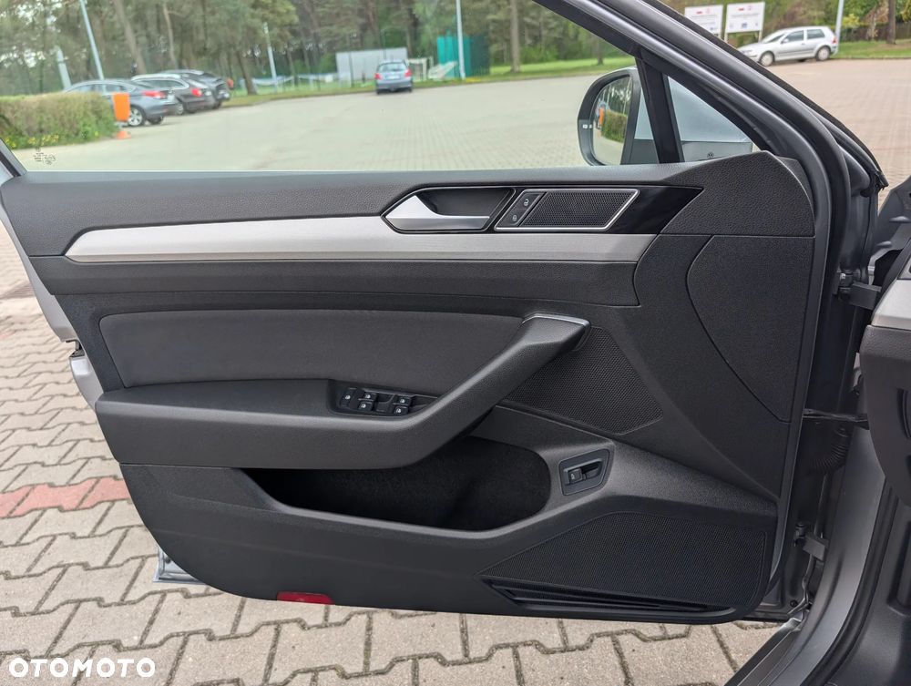 Volkswagen Passat 2.0 TDI BMT Comfortline - 21