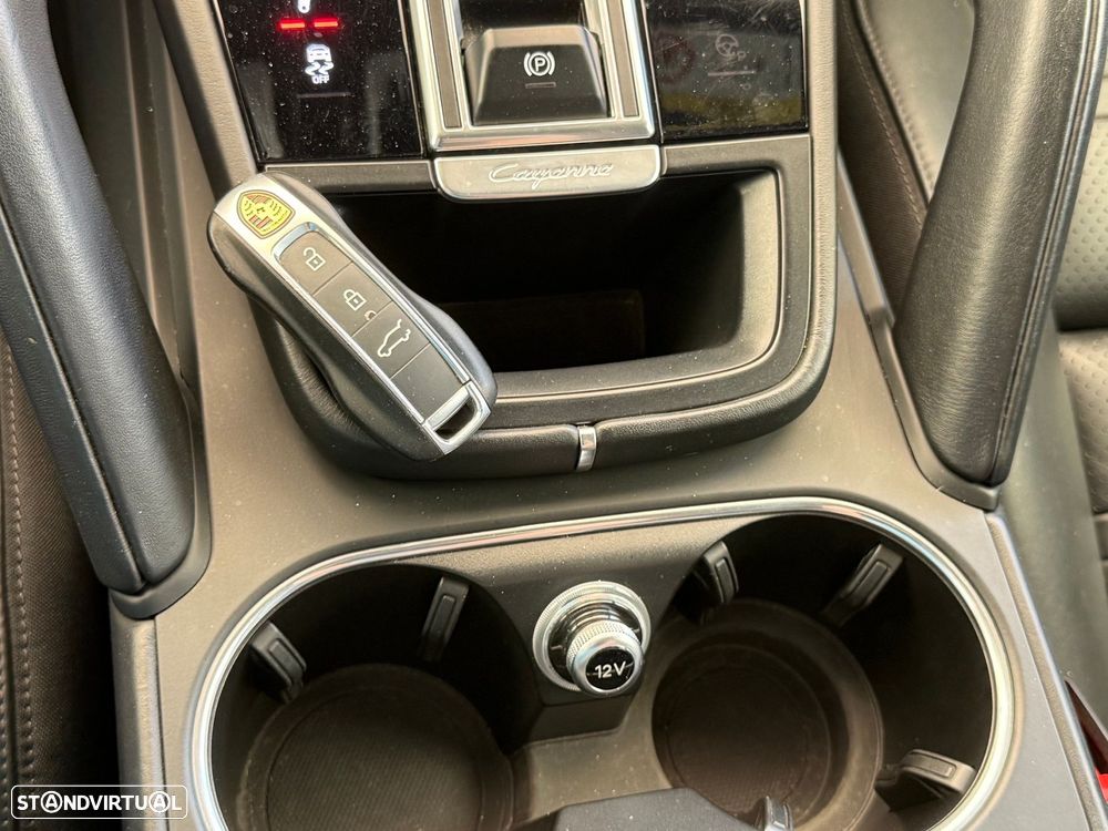 Porsche Cayenne E-Hybrid Tiptronic S Platinum Edition - 37