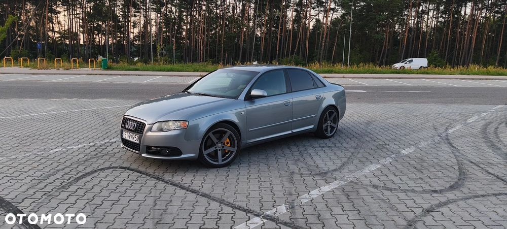 Audi A4 Limousine 2.0T FSI Quattro - 1