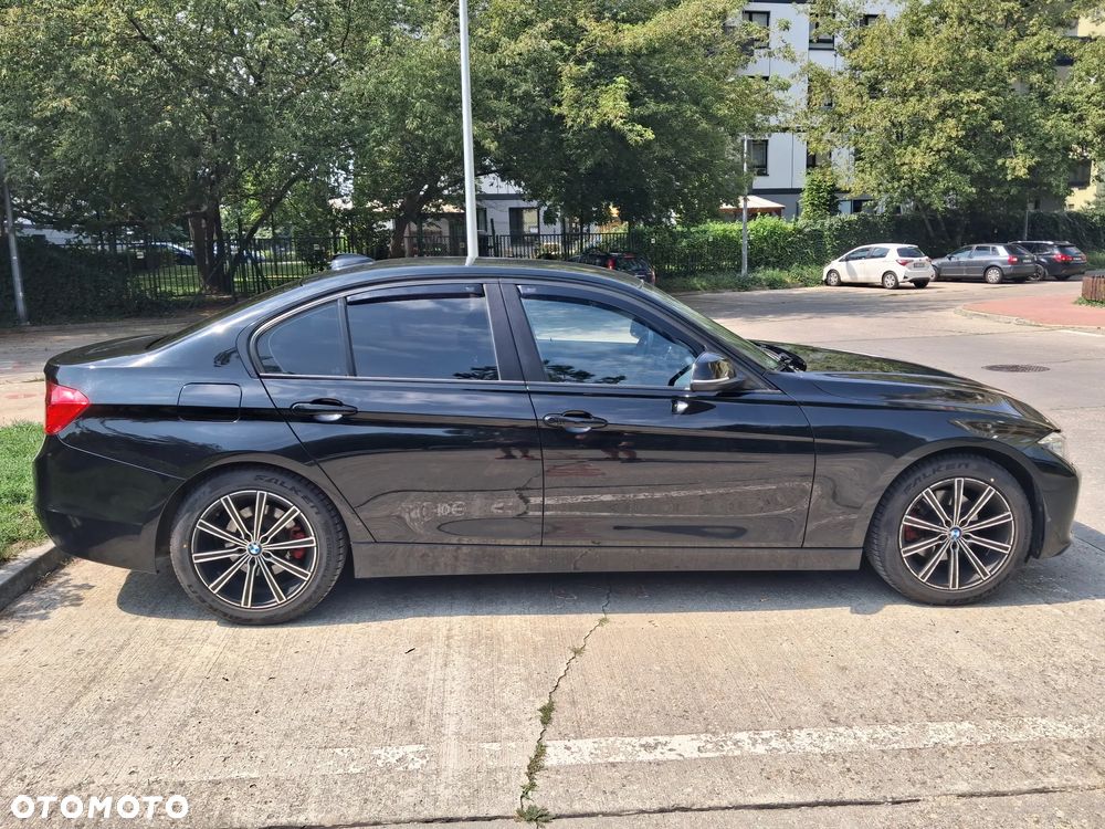 BMW Seria 3 320i xDrive Sport Line - 3