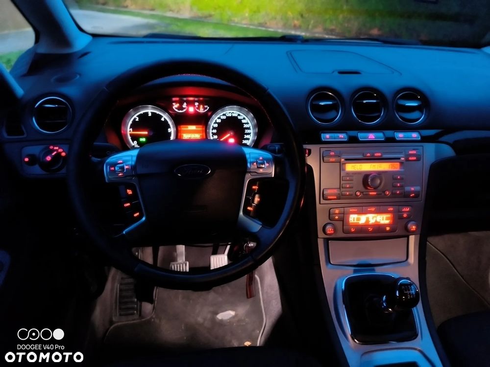Ford Galaxy - 28