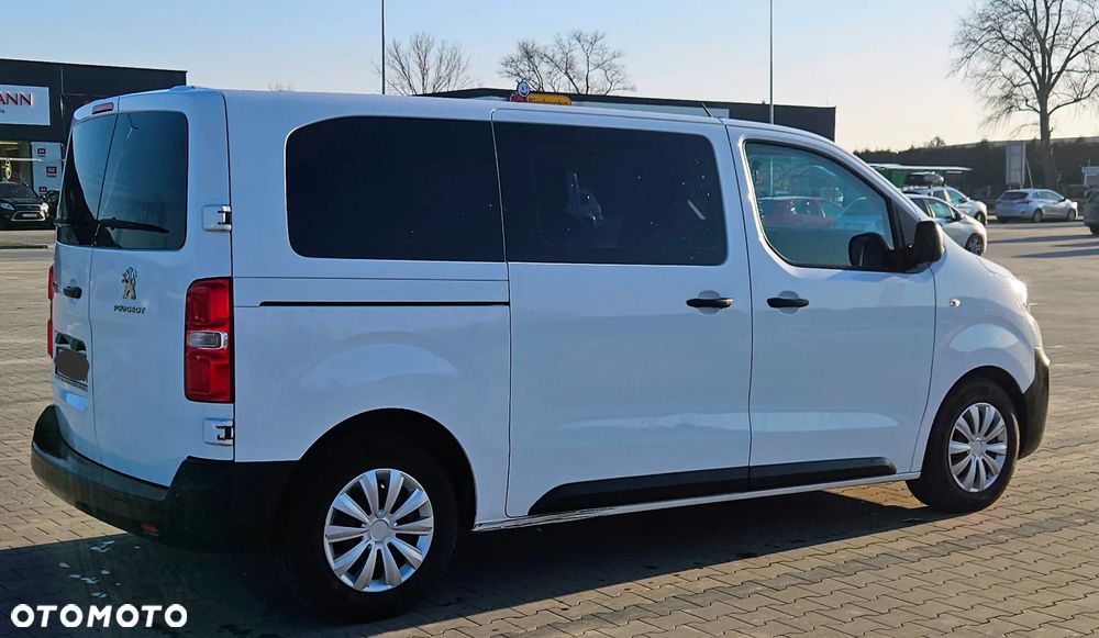 Peugeot Traveller - 2