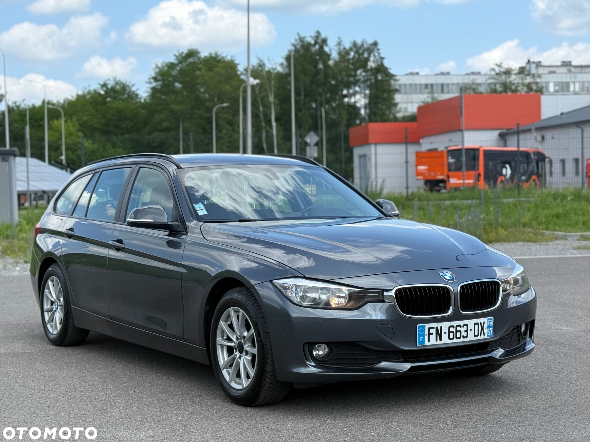 BMW Seria 3 318d Touring - 13
