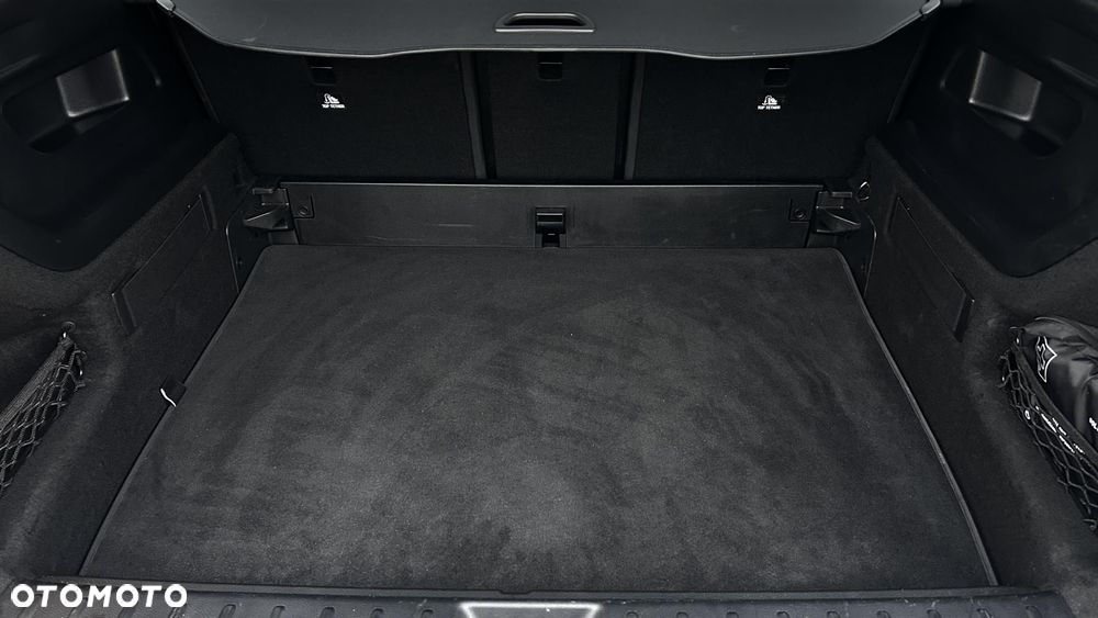 Mercedes-Benz GLB - 30