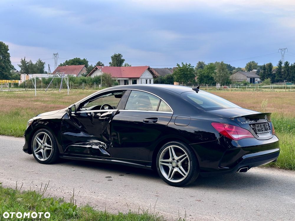 Mercedes-Benz CLA 250 4Matic 7G-DCT AMG Line - 10