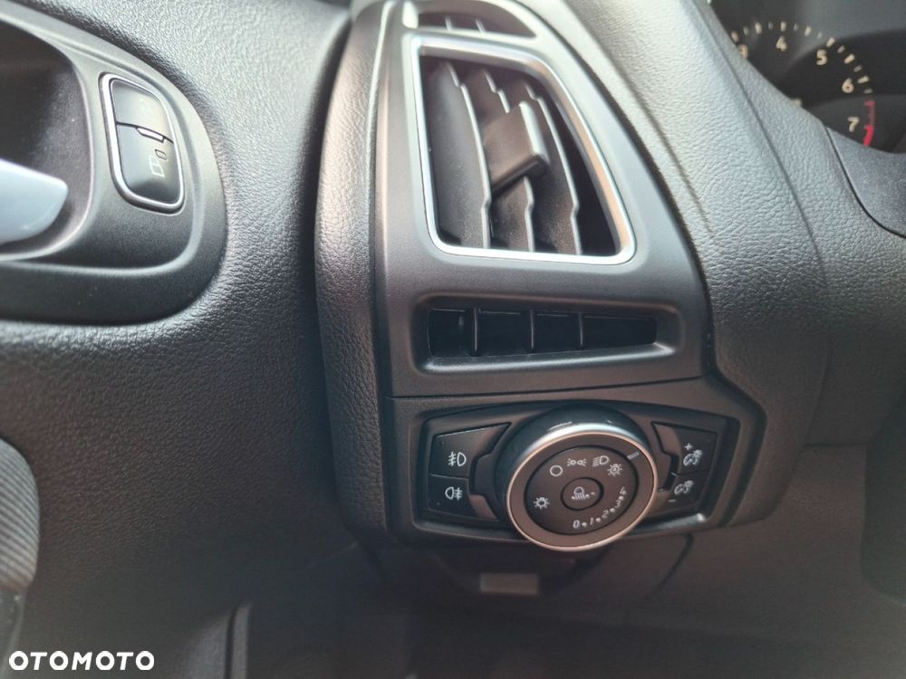Ford Focus - 33