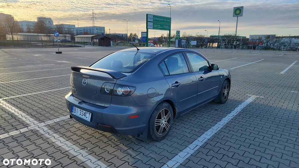 Mazda 3 2.0 Active + - 3