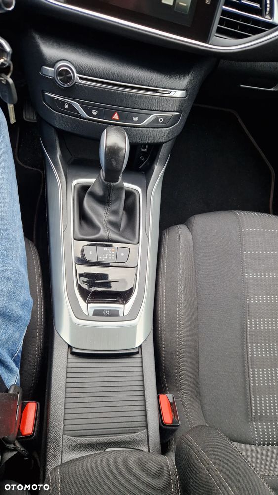 Peugeot 308 1.2 PureTech Allure S&S - 12