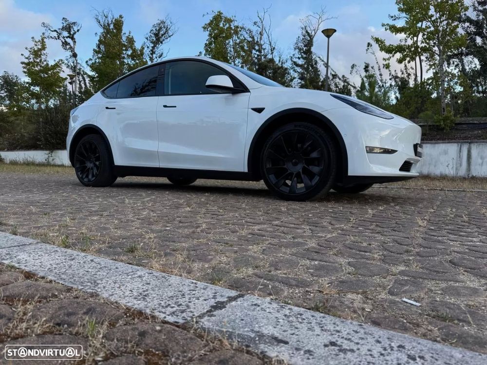 Tesla Model Y Long Range Dual Motor AWD - 21