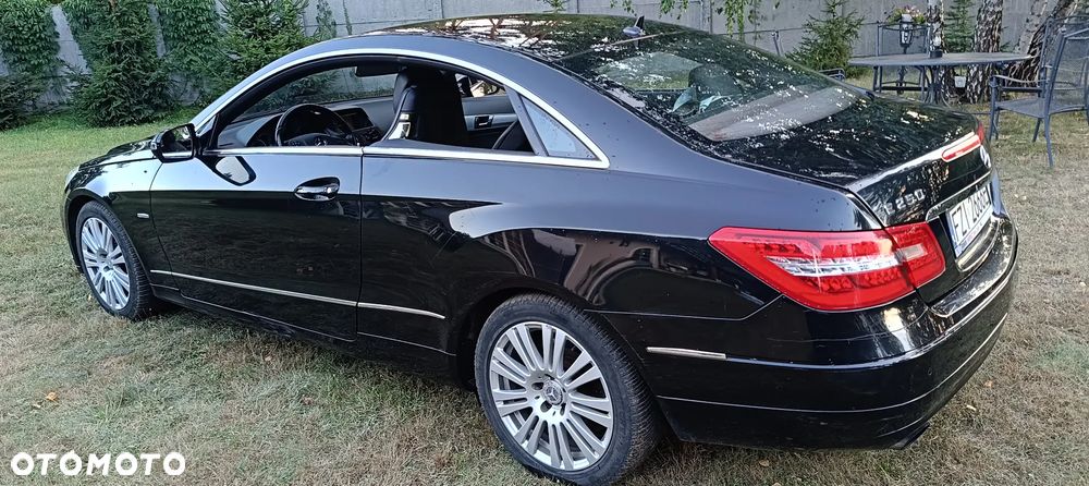 Mercedes-Benz Klasa E 250 CGI BlueEFFICIENCY Automatik Elegance - 23
