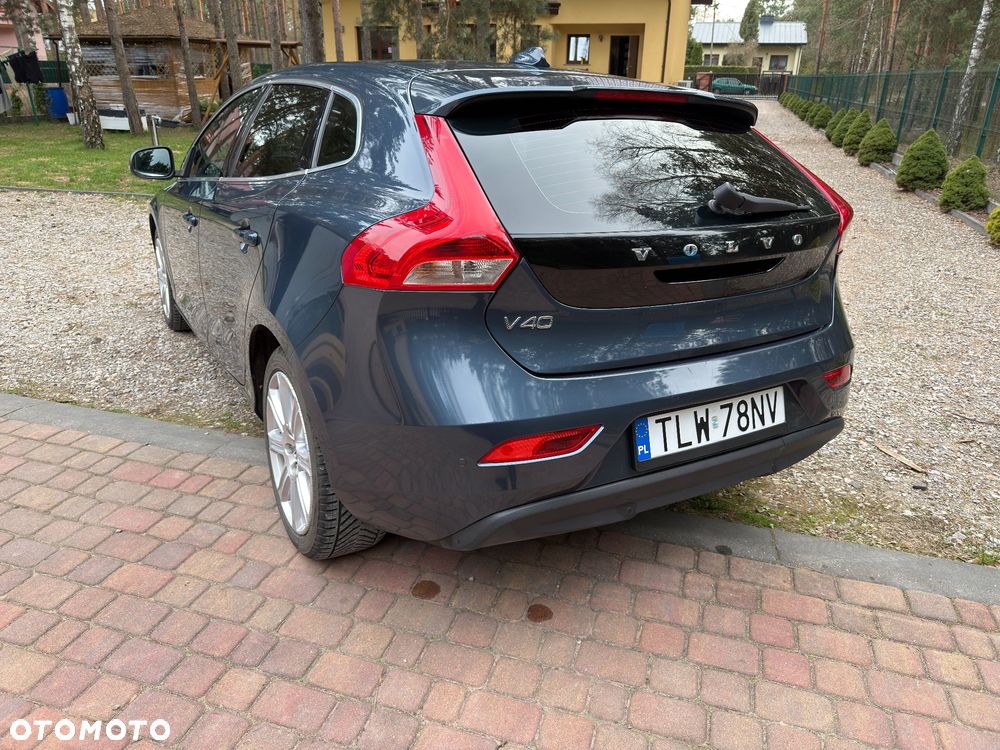 Volvo V40 D2 Drive-E R-Design Momentum - 4