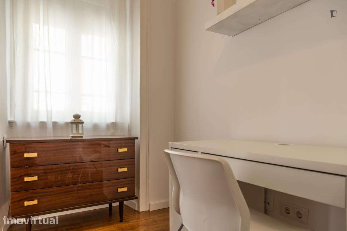 Quarto - localizado em Penha de França Lisbon - Grande imagem: 4/14