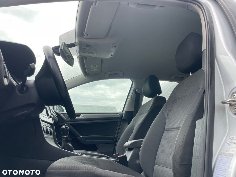 Volkswagen Golf - 8