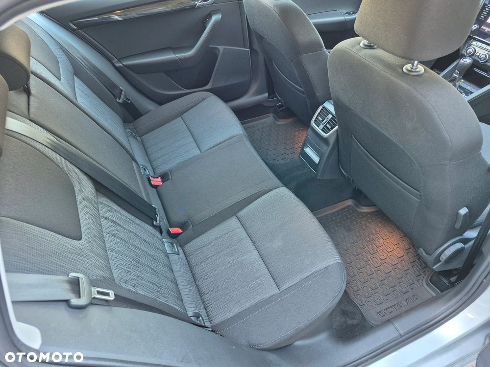 Skoda Octavia 2.0 TDI SCR Style DSG - 10