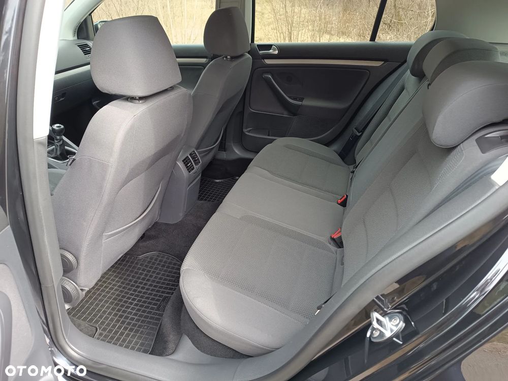 Volkswagen Golf 1.6 Comfortline - 6