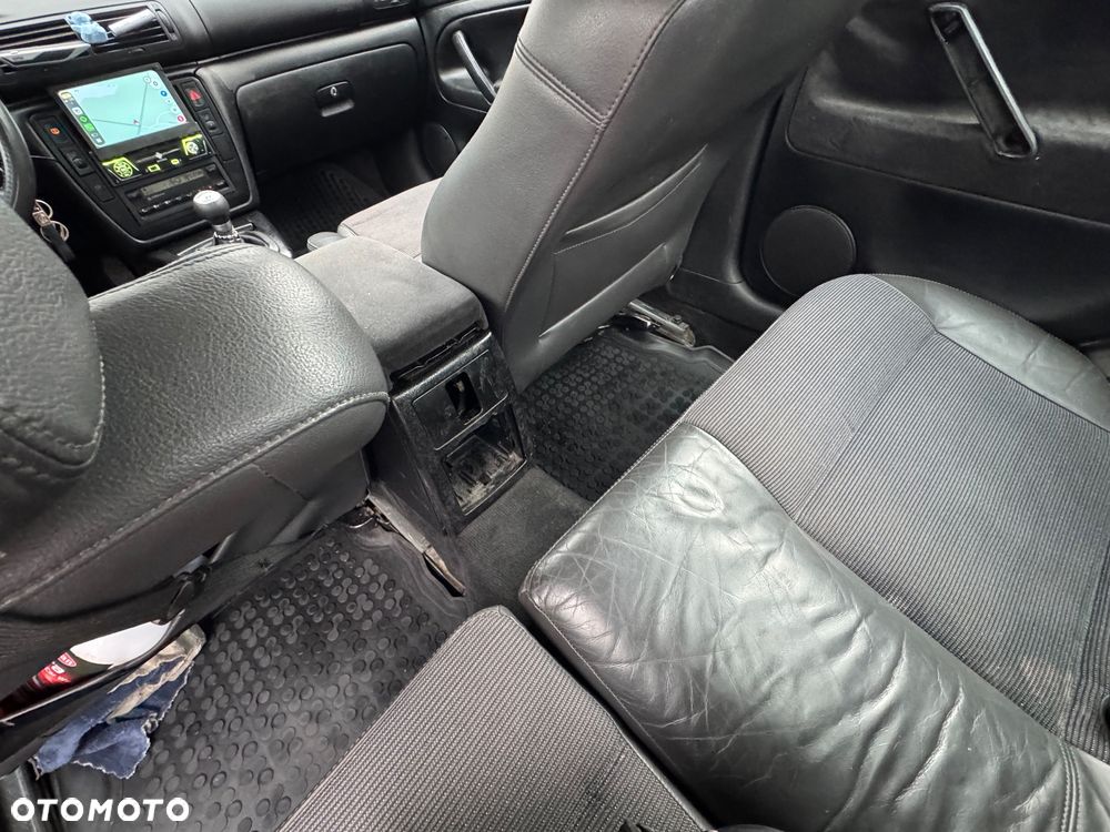 Volkswagen Passat 1.9 TDI Comfortline - 14