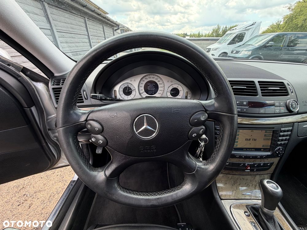 Mercedes-Benz Klasa E 320 CDI 7G-TRONIC Avantgarde BusinessEDITION - 26