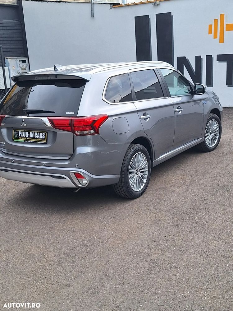 Mitsubishi Outlander PHEV 2.4 L 4X4 Instyle+ - 6