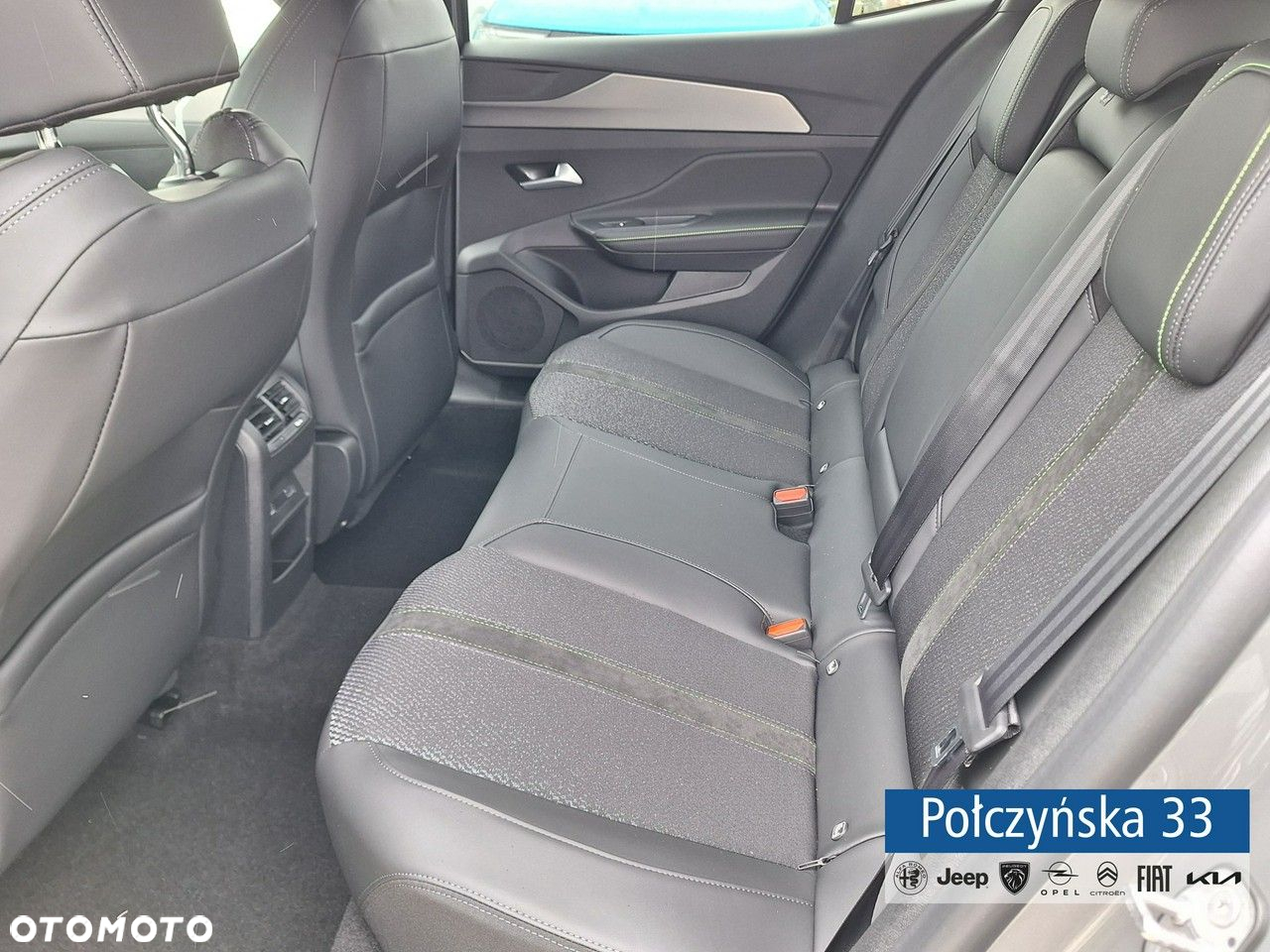 Peugeot 408 - 21