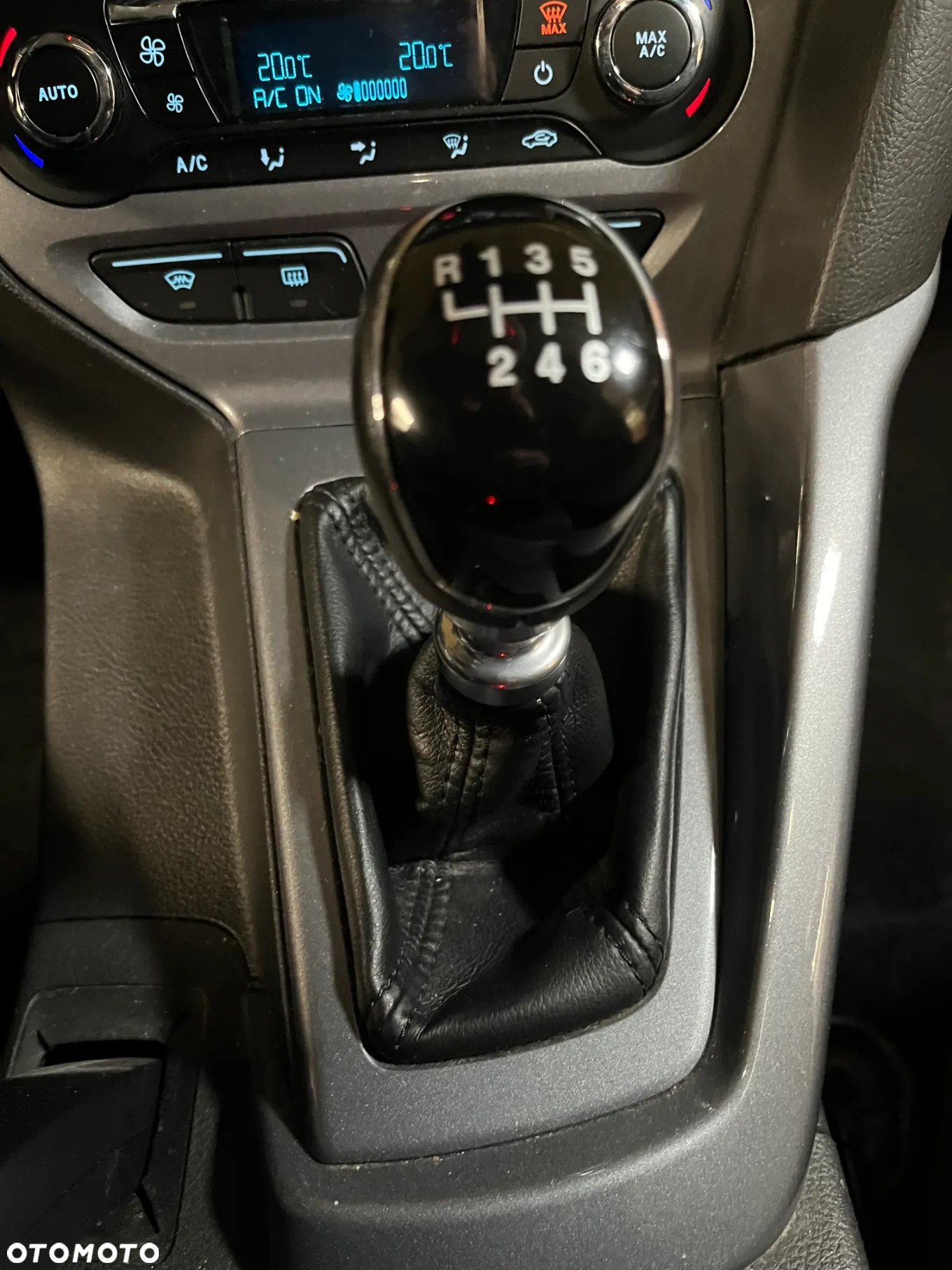 Ford Focus - 8