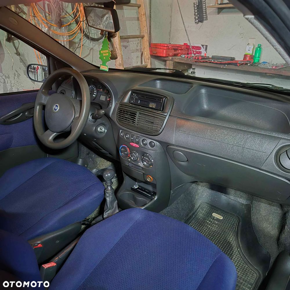 Fiat Punto 1.2 8V - 7