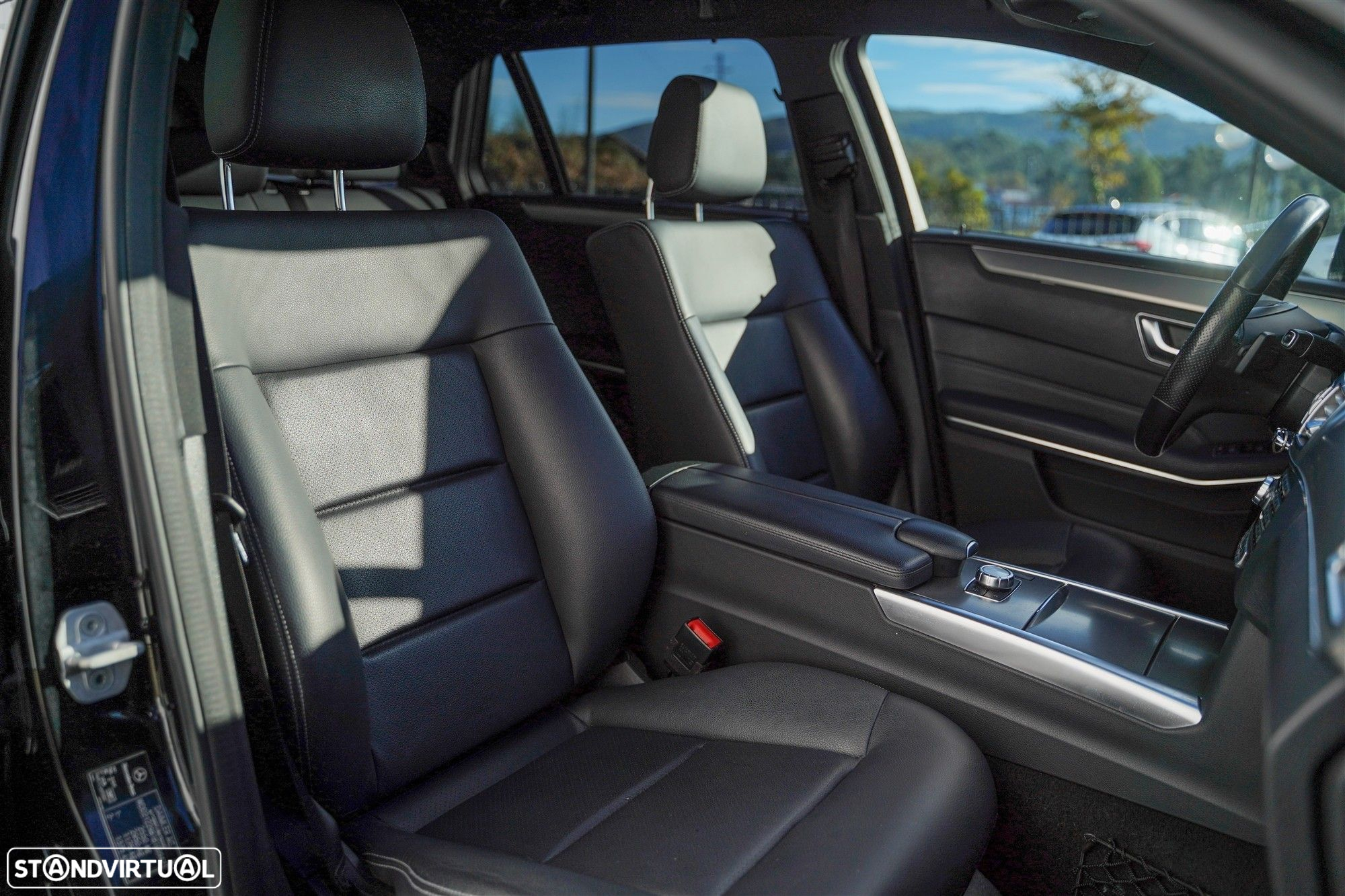 Mercedes-Benz E 300 Bluetec Hybrid Avantgarde - 28