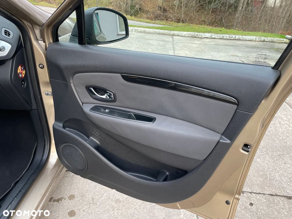 Renault Scenic Energy TCe 130 S&S Bose Edition - 21