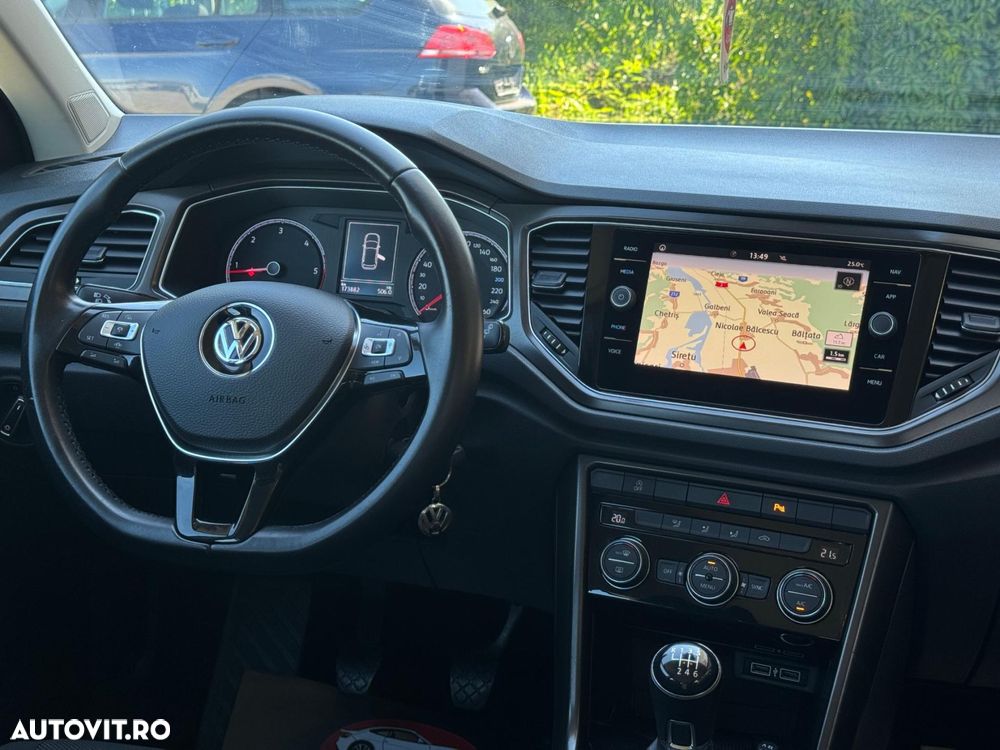 Volkswagen T-Roc - 9