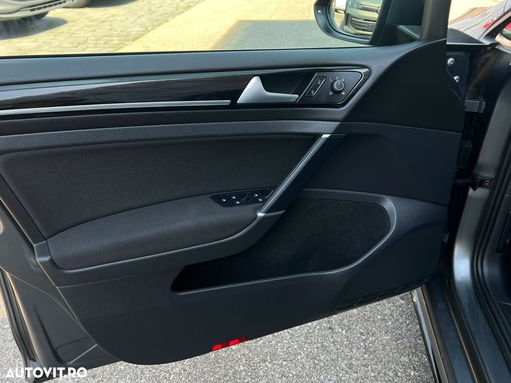 Volkswagen Golf 1.5 eTSI OPF DSG R-Line - 15