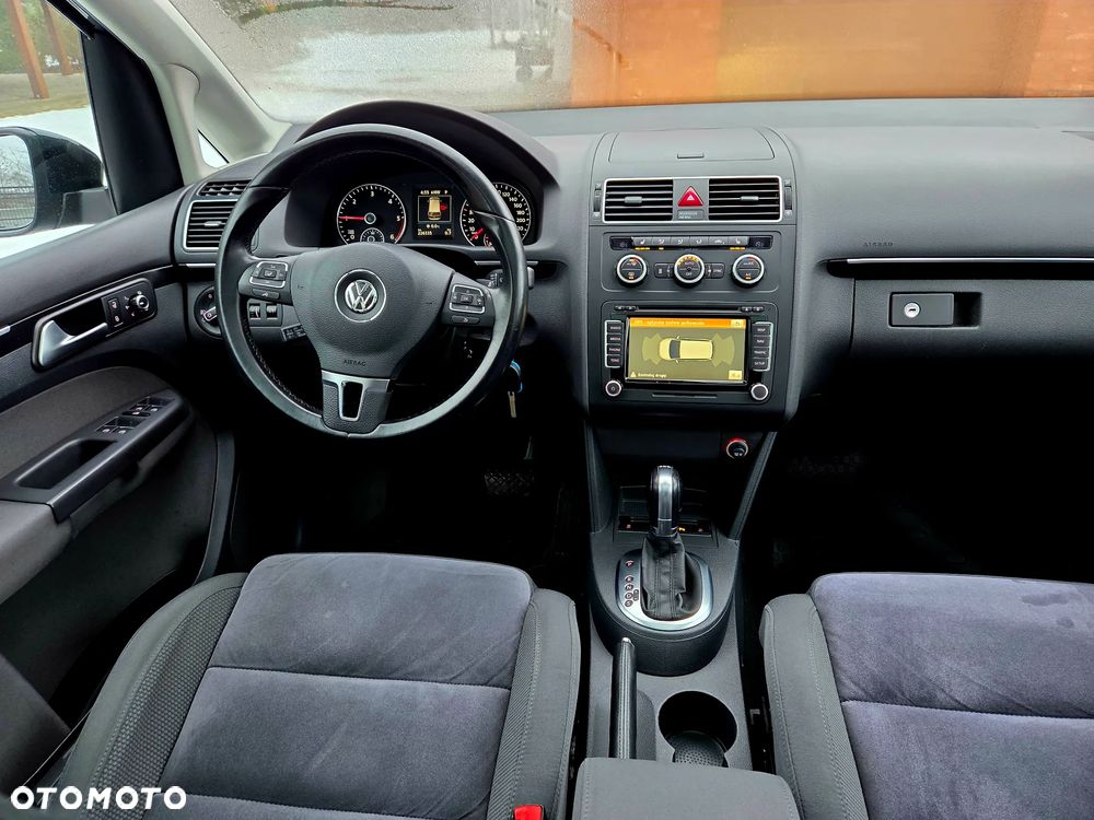 Volkswagen Touran 2.0 TDI DPF Highline DSG - 8