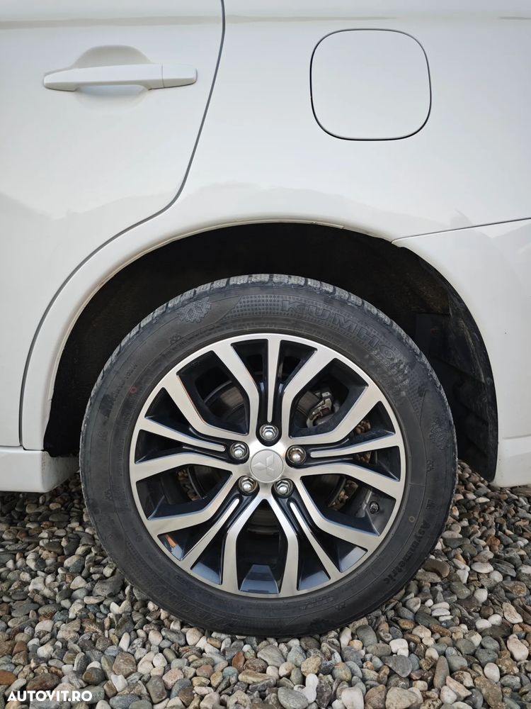 Mitsubishi Outlander 2.4 4WD Spirit+ - 32
