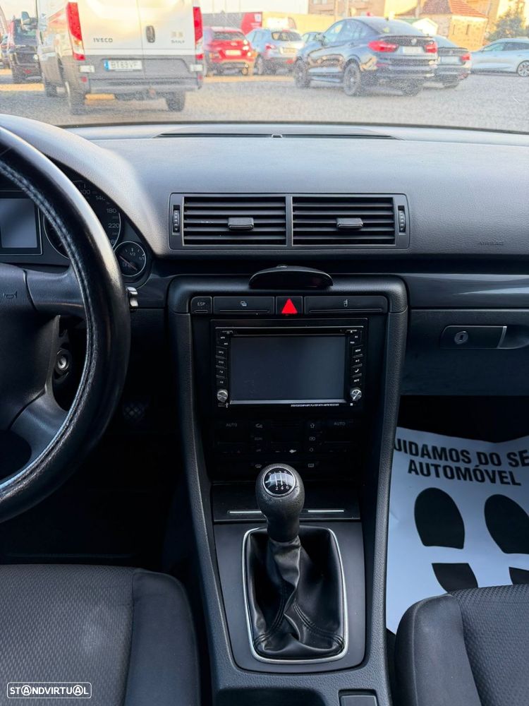 Audi A4 Avant 1.9 TDI m6 S-Line - 27