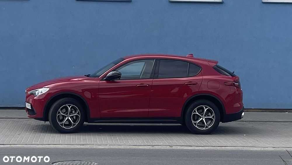 Alfa Romeo Stelvio - 1