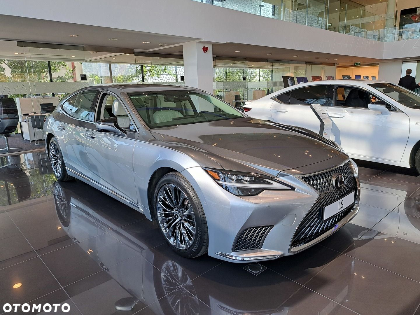 Lexus LS - 2