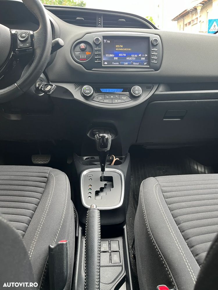 Toyota Yaris 1.5 VVT-i HSD Active - 13