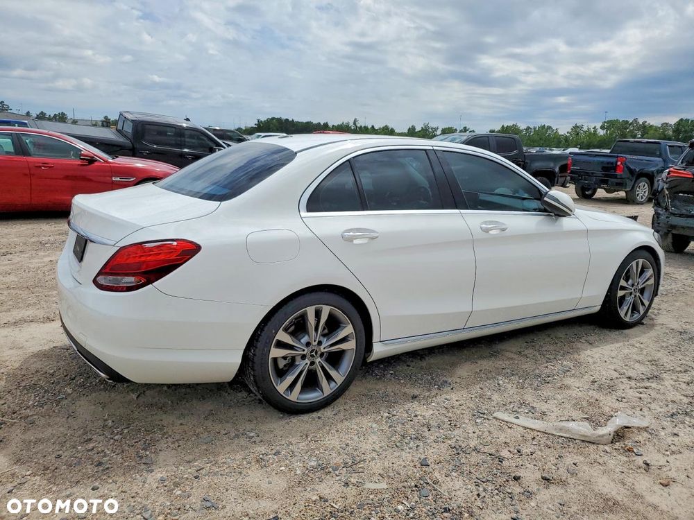 Mercedes-Benz Klasa C 300 9G-TRONIC Avantgarde - 4