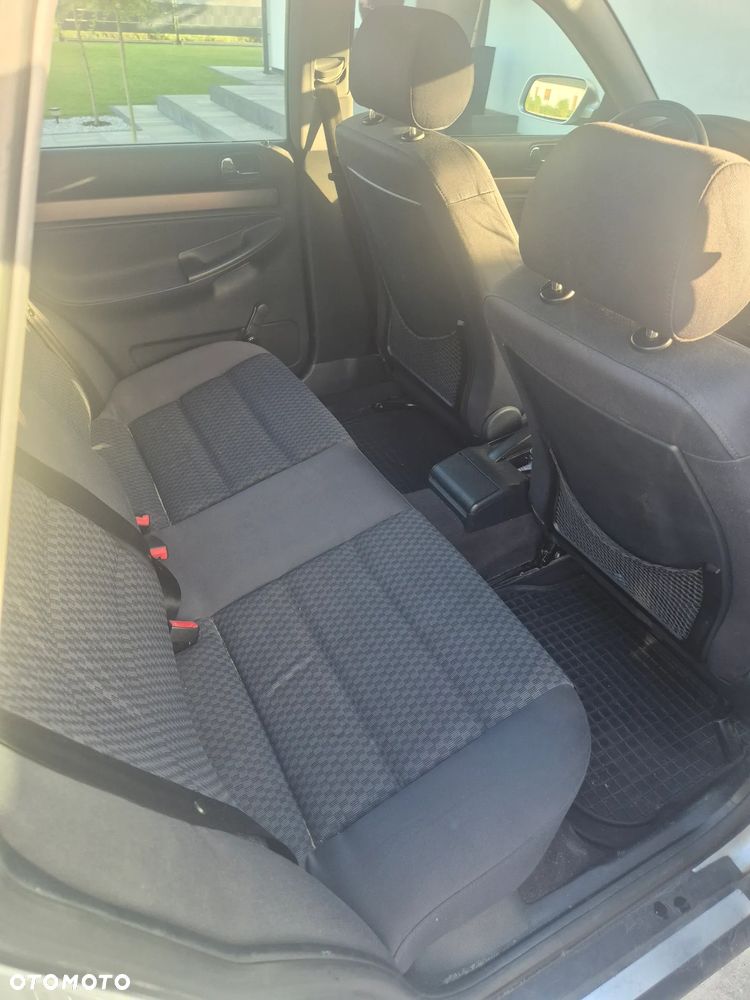 Audi A4 Avant - 4