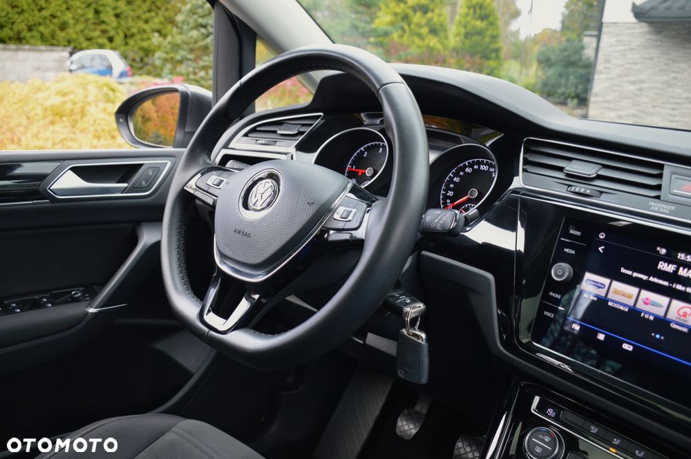 Volkswagen Touran 2.0 TDI BMT Highline - 30