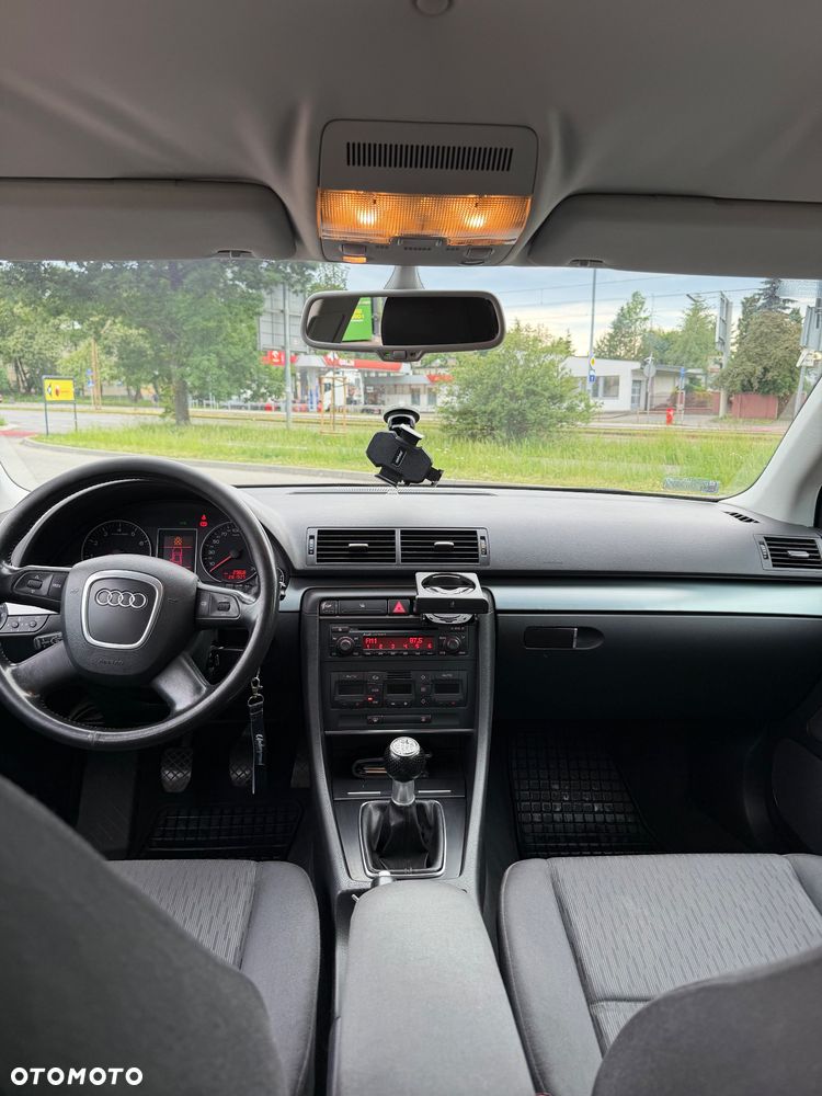 Audi A4 Limousine - 11